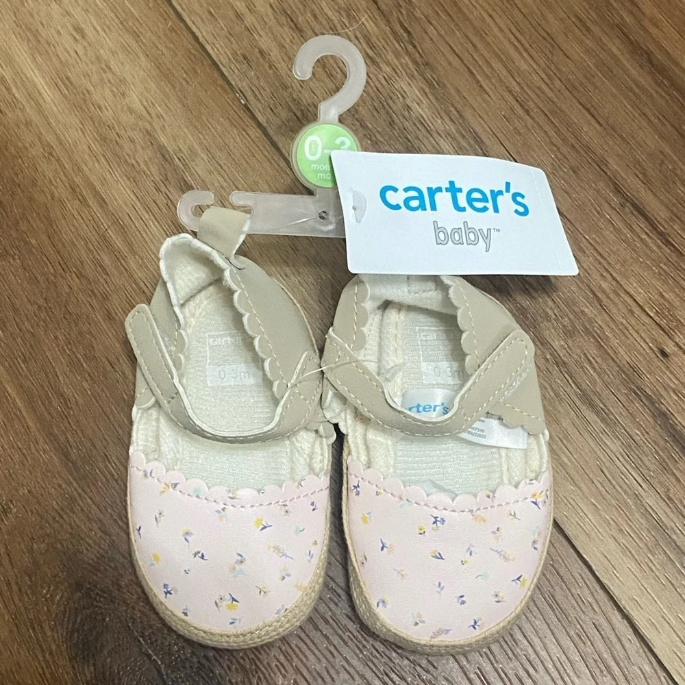 Carters baby NWT 0-3 month floral soft baby shoes